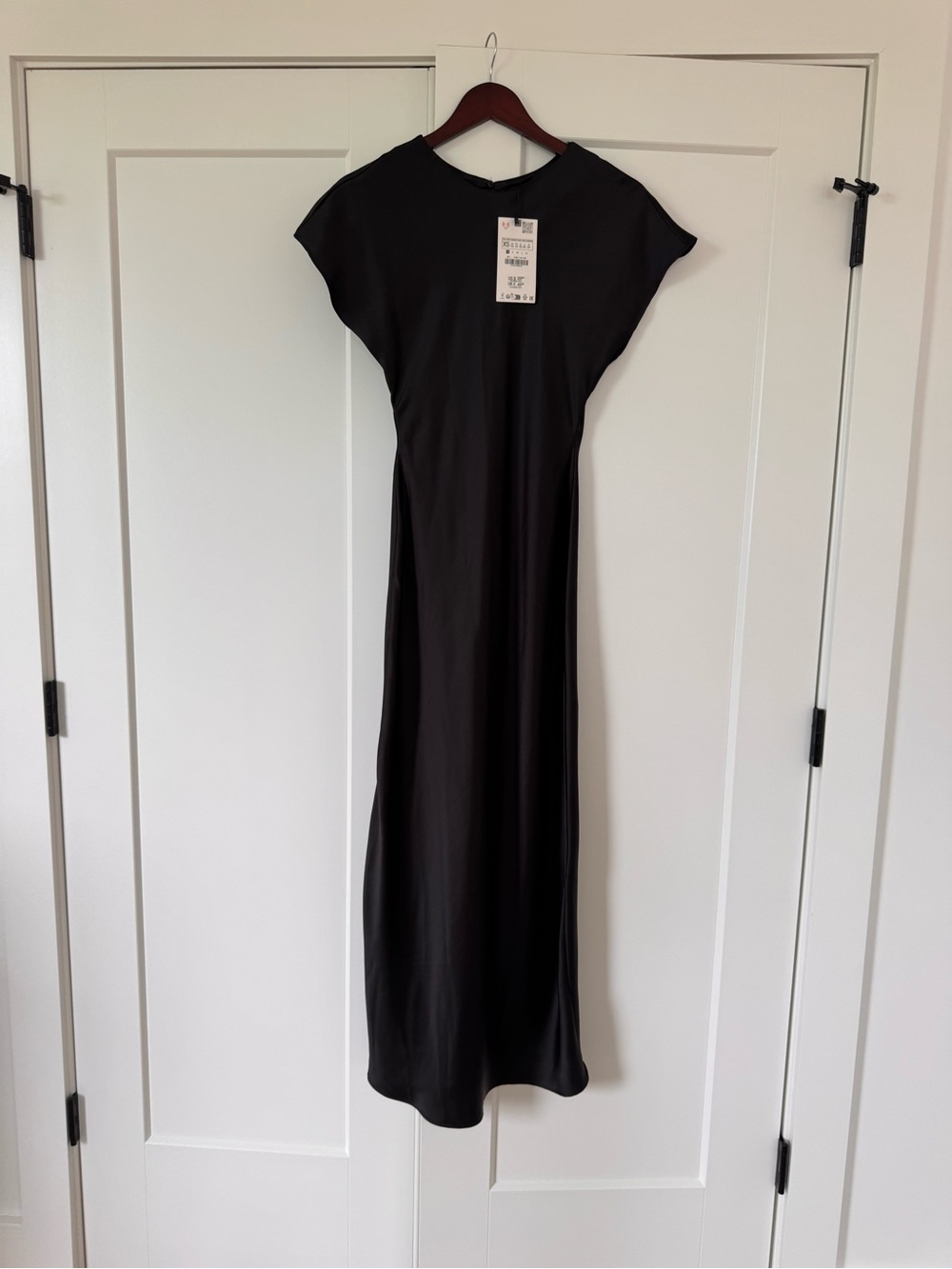 Zara Black Cap-Sleeve Maxi Dress